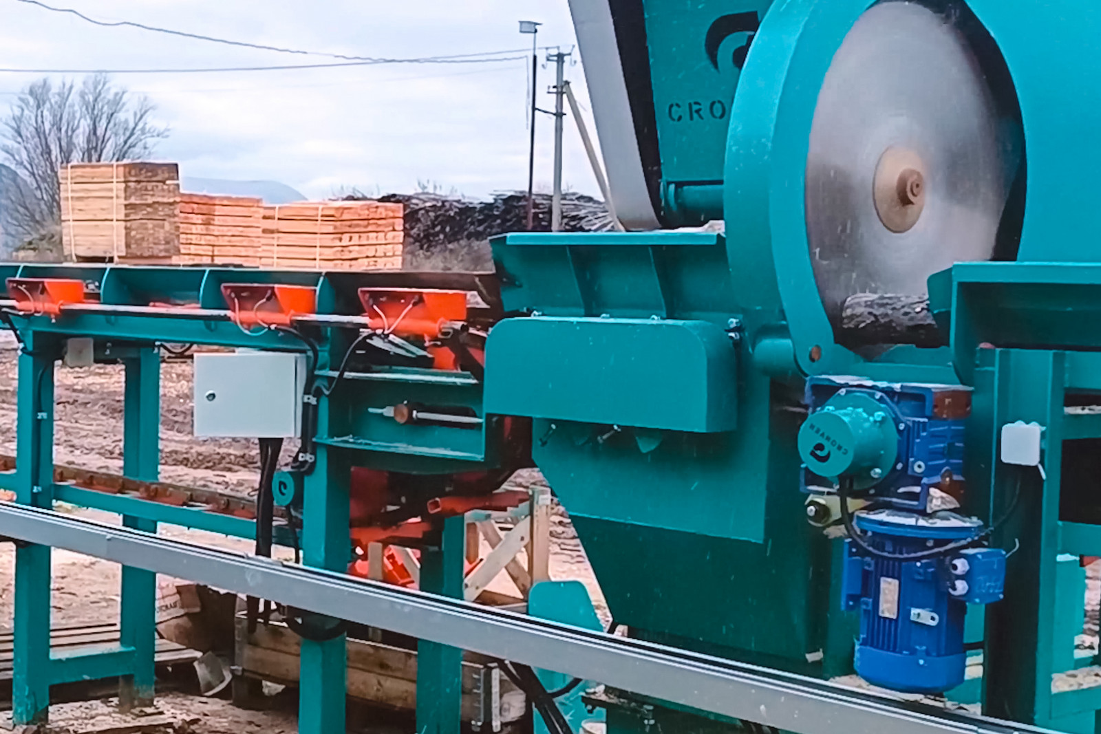 Линия сортировки и раскряжевки паллетной заготовки